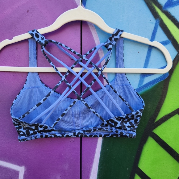 LuluLemon Sports Bra 6 Strappy - Picture 2 of 5